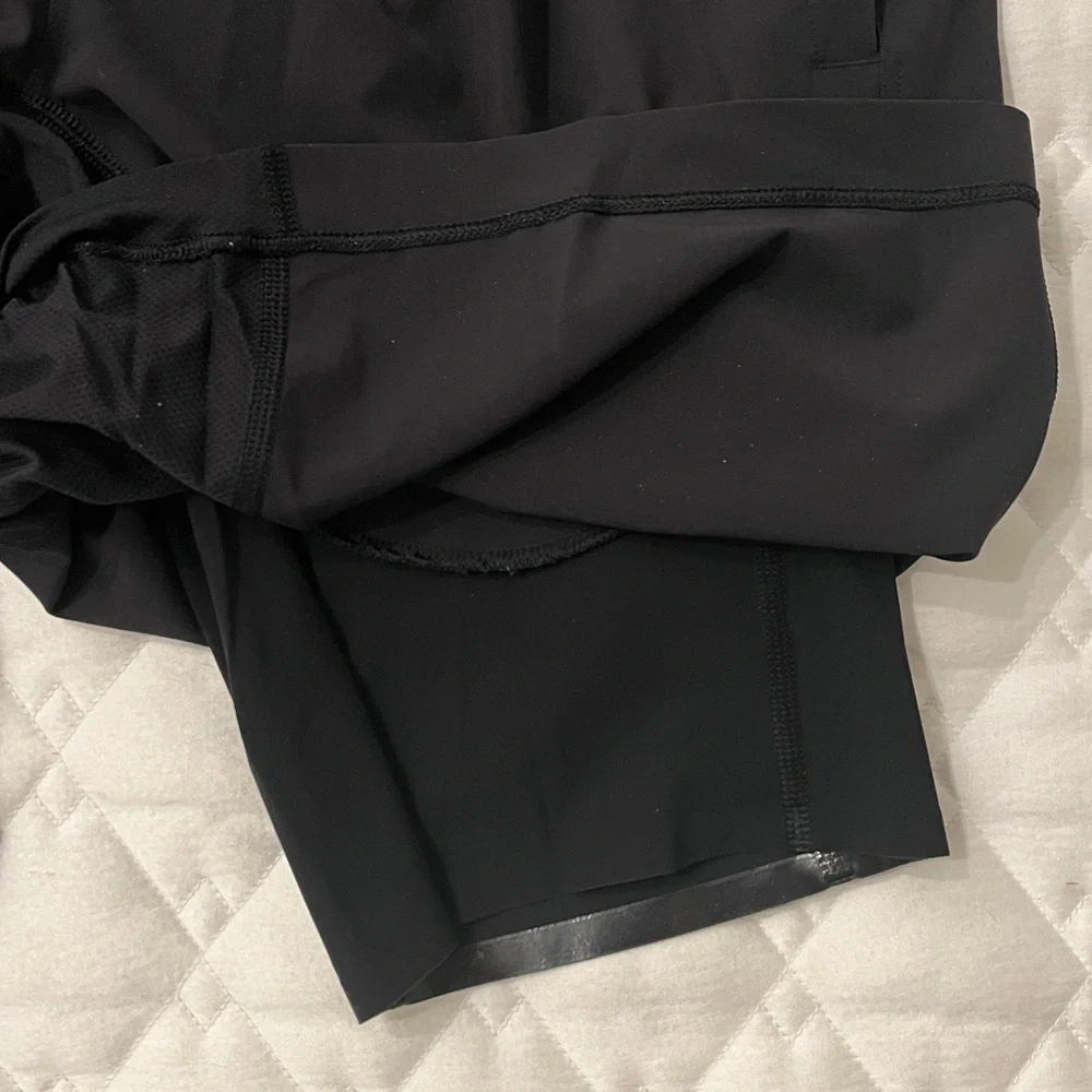 Lululemon Cicyling Shirt & Paded Shorts - Picture 6 of 6